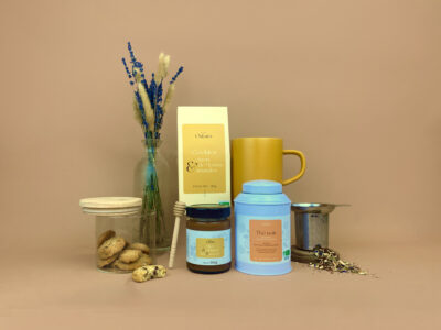 coffret cadeau gourmand - coffret cadeau de noel - coffret cadeau fin d'année - cadeau d'entreprise - comité d'entreprise - cadeau gourmand - cadeau gourmet - cadeau gastronomique - panier gourmand - cadeau de noel - meilleur cadeau de noel - tartinables - produits provence - confiture extra artisanale - calissons de provence - pâtes de fruits - confiserie provençale - confiserie artisanale - thé bio - thé noir bio - thé parfumé - miel de provence - miel igp
